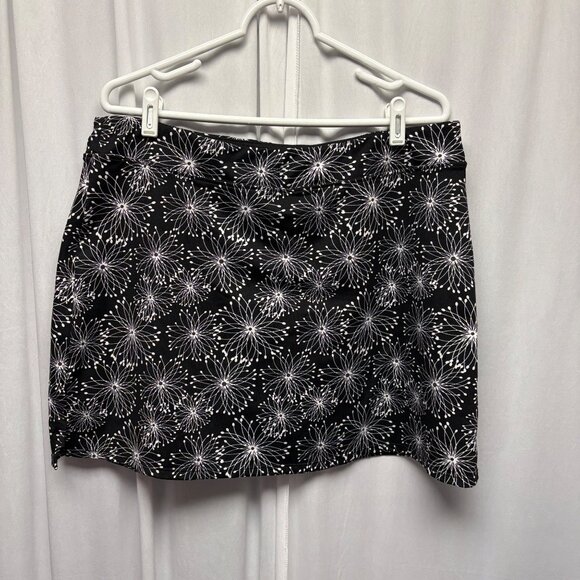 Tranquility Skort Womens Size XXL Black White Athletic Golf Skirt Shorts - Picture 1 of 6